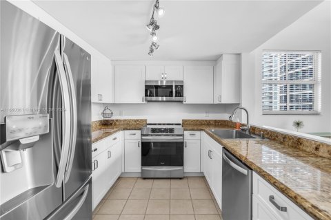 Copropriété à vendre à Miami, Floride: 2 chambres, 116.59 m2 № 1365842 - photo 12