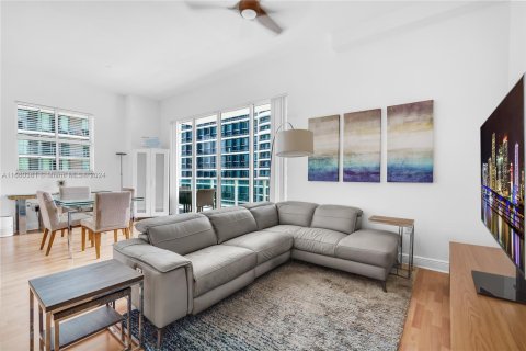 Condo in Miami, Florida, 2 bedrooms  № 1365842 - photo 7