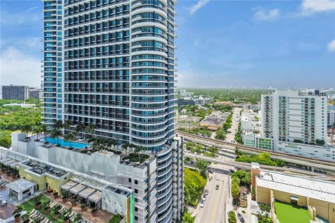 Condo in Miami, Florida, 2 bedrooms  № 1365842 - photo 30