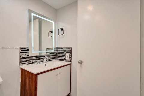 Condominio en venta en Miami, Florida, 2 dormitorios, 78.78 m2 № 1365840 - foto 9