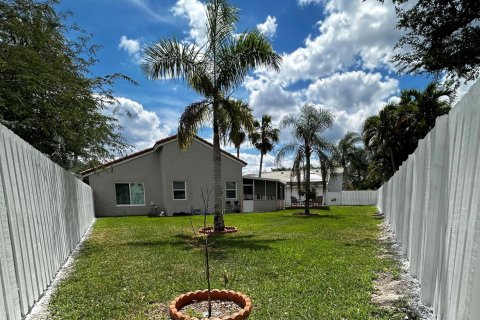 House in Sunrise, Florida 3 bedrooms, 170.57 sq.m. № 1104715 - photo 5