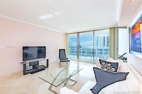 Apartment in Sunny Isles Beach, Florida 3 bedrooms, 160.72 sq.m. № 14061 - photo 7