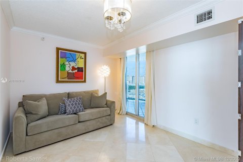 Apartment in Sunny Isles Beach, Florida 3 bedrooms, 160.72 sq.m. № 14061 - photo 19