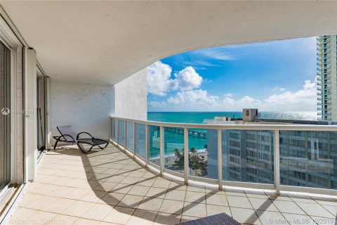 Apartamento en alquiler en Sunny Isles Beach, Florida, 3 dormitorios, 160.72 m2 № 14061 - foto 11
