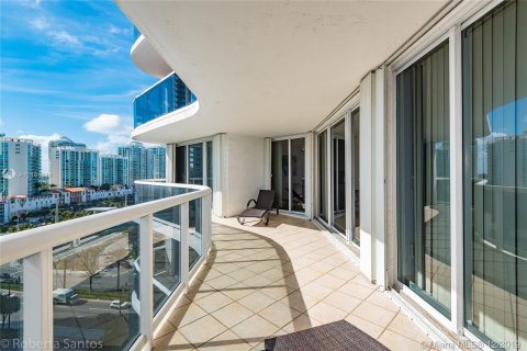 Apartamento en alquiler en Sunny Isles Beach, Florida, 3 dormitorios, 160.72 m2 № 14061 - foto 12
