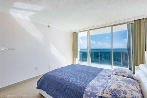 Apartment in Sunny Isles Beach, Florida 3 bedrooms, 160.72 sq.m. № 14061 - photo 13