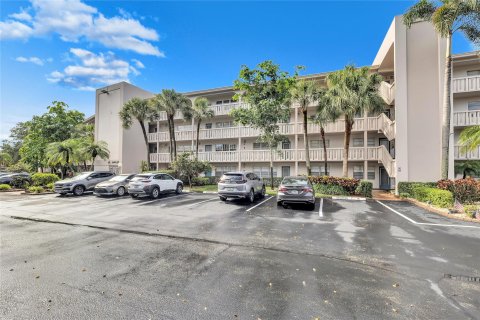 Copropriété à vendre à Coconut Creek, Floride: 2 chambres, 119.94 m2 № 1229133 - photo 6