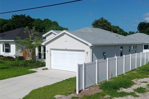 Villa ou maison à vendre à Delray Beach, Floride: 4 chambres, 127.18 m2 № 738331 - photo 1