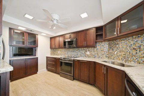 Condo in West Palm Beach, Florida, 2 bedrooms  № 1104318 - photo 10