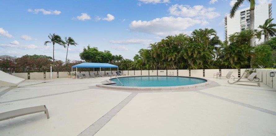 Condo in West Palm Beach, Florida, 2 bedrooms  № 1104318