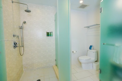 Condo in Doral, Florida, 1 bedroom  № 640122 - photo 23