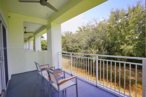 Condo in Doral, Florida, 1 bedroom  № 640122 - photo 18