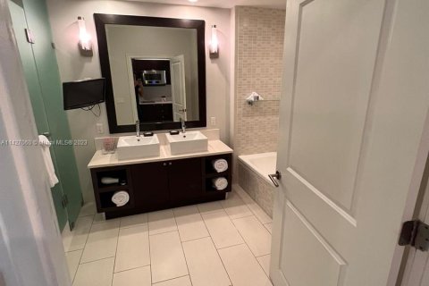 Copropriété à vendre à Doral, Floride: 1 chambre, 65.5 m2 № 640122 - photo 5