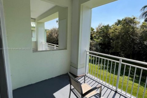 Condo in Doral, Florida, 1 bedroom  № 640122 - photo 10