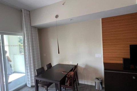 Condo in Doral, Florida, 1 bedroom  № 640122 - photo 9