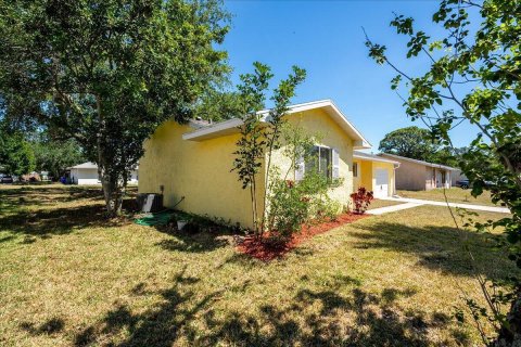 Villa ou maison à vendre à Vero Beach, Floride: 2 chambres, 81.94 m2 № 1118684 - photo 3