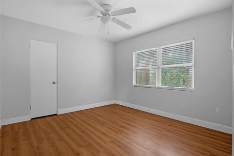 Immobilier commercial à vendre à Orlando, Floride: 4 chambres, 171.22 m2 № 1389283 - photo 12