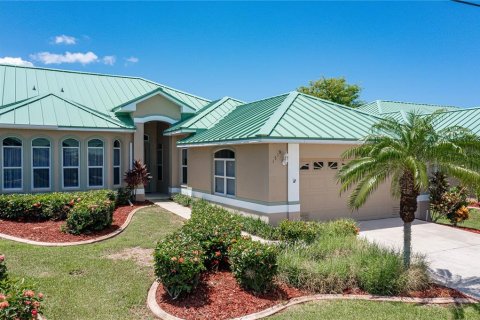 Condo in Punta Gorda, Florida, 3 bedrooms  № 1289435 - photo 1