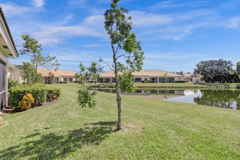 Villa ou maison à louer à West Palm Beach, Floride: 2 chambres, 122.07 m2 № 876438 - photo 5