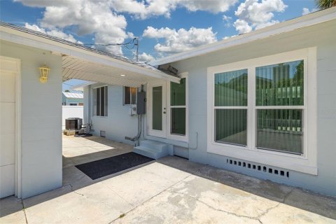 Villa ou maison à louer à Clearwater, Floride: 3 chambres, 196.21 m2 № 1363800 - photo 10