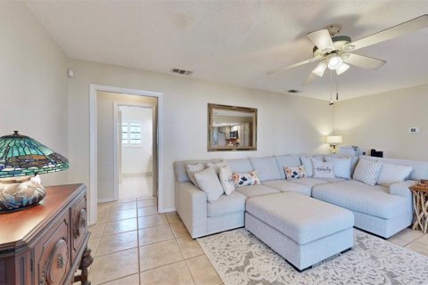 Casa en venta en Apollo Beach, Florida, 4 dormitorios, 179.3 m2 № 1363834 - foto 14