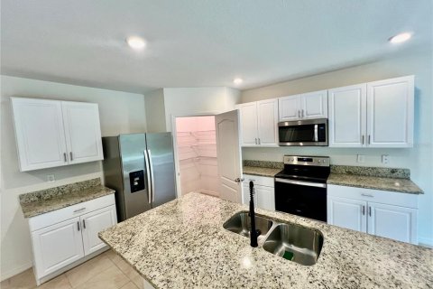 Casa en venta en DeLand, Florida, 5 dormitorios, 241.64 m2 № 1315153 - foto 11