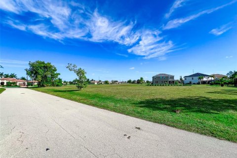 Terreno en venta en Punta Gorda, Florida № 919226 - foto 5