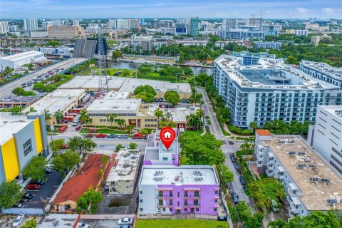 Propiedad comercial en venta en Miami, Florida № 1232433 - foto 18