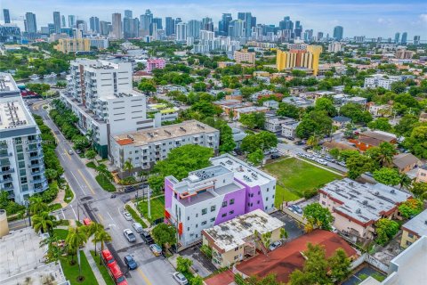 Propiedad comercial en venta en Miami, Florida № 1232433 - foto 13