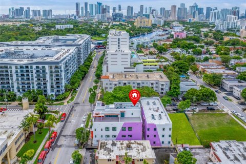 Propiedad comercial en venta en Miami, Florida № 1232433 - foto 14