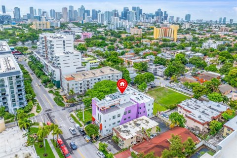 Propiedad comercial en venta en Miami, Florida № 1232433 - foto 12