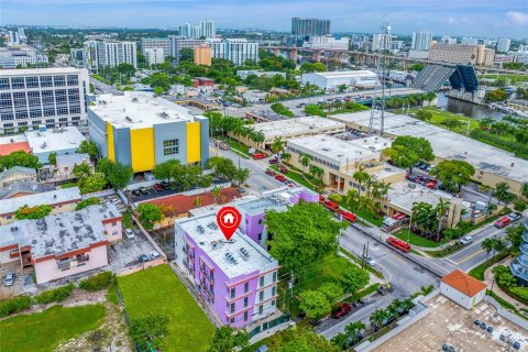 Propiedad comercial en venta en Miami, Florida № 1232433 - foto 20