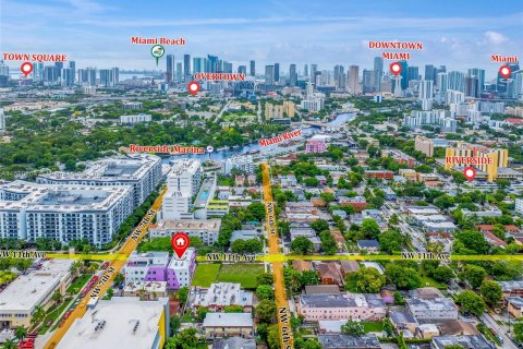 Propiedad comercial en venta en Miami, Florida № 1232433 - foto 27