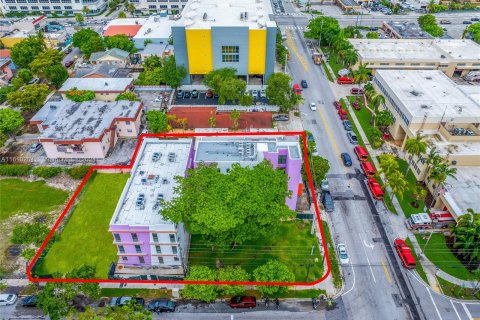 Propiedad comercial en venta en Miami, Florida № 1232433 - foto 22