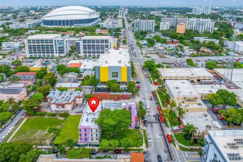 Propiedad comercial en venta en Miami, Florida № 1232433 - foto 24