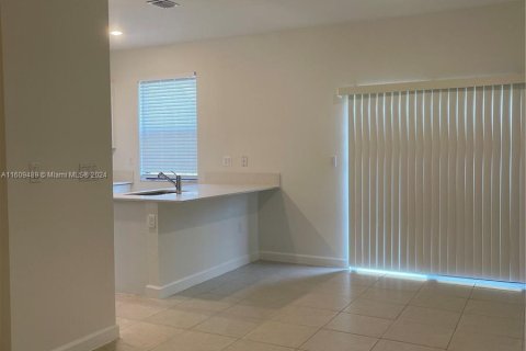 Townhouse in Miami, Florida 3 bedrooms, 123.65 sq.m. № 1232374 - photo 13