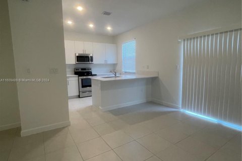 Townhouse in Miami, Florida 3 bedrooms, 123.65 sq.m. № 1232374 - photo 14