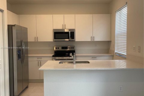 Townhouse in Miami, Florida 3 bedrooms, 123.65 sq.m. № 1232374 - photo 11