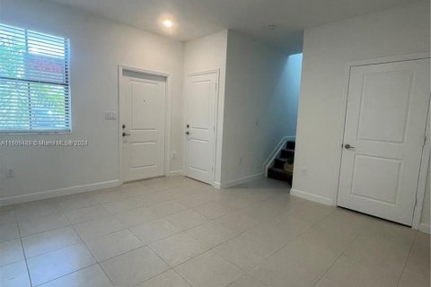 Townhouse in Miami, Florida 3 bedrooms, 123.65 sq.m. № 1232374 - photo 18