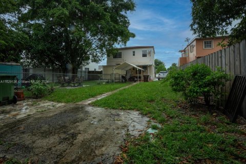 Villa ou maison à vendre à Hialeah, Floride: 2 chambres, 66.89 m2 № 1288907 - photo 10