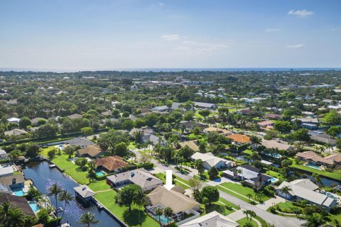 House in Boynton Beach, Florida 3 bedrooms, 226.59 sq.m. № 1120067 - photo 1