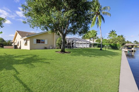 House in Boynton Beach, Florida 3 bedrooms, 226.59 sq.m. № 1120067 - photo 16