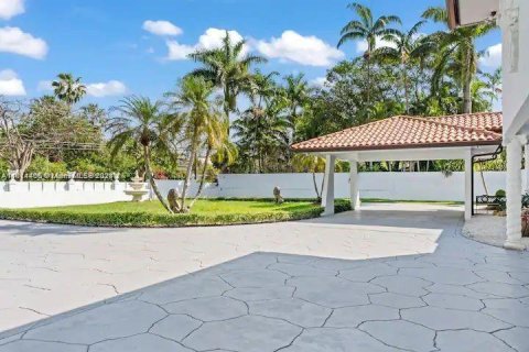 House in Miami, Florida 10 bedrooms, 475.29 sq.m. № 1233713 - photo 4