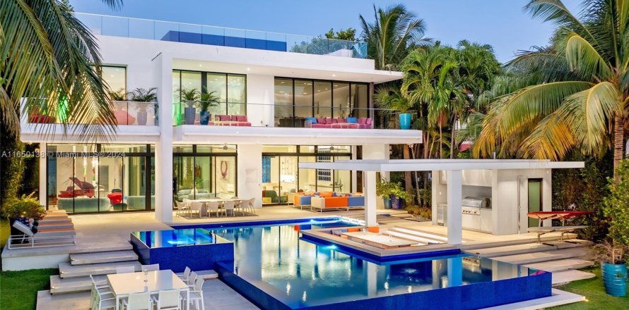 Casa en Miami Beach, Florida 8 dormitorios, 1189.52 m2 № 1332997