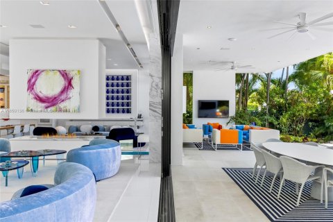 Casa en venta en Miami Beach, Florida, 8 dormitorios, 1189.52 m2 № 1332997 - foto 9