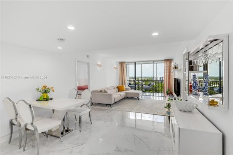 Copropriété à vendre à Aventura, Floride: 2 chambres, 105.72 m2 № 1291629 - photo 1