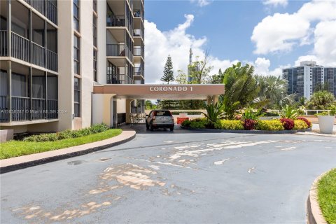 Copropriété à vendre à Aventura, Floride: 2 chambres, 105.72 m2 № 1291629 - photo 28