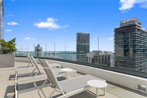 Condo in Miami, Florida, 2 bedrooms  № 1291628 - photo 1