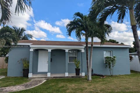 House in Miami, Florida 3 bedrooms, 86.96 sq.m. № 1375474 - photo 26