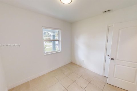 House in Miami, Florida 3 bedrooms, 86.96 sq.m. № 1375474 - photo 25